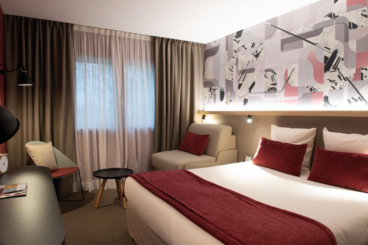 Hotel Mercure Lyon Charbonnières Esterno foto